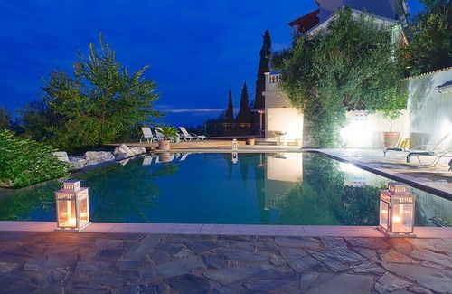 Magoulades Villa | Beautiful Modern Villa With Large Pool And fantastic Sea Views.