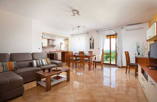 Brgod Villa | Beautiful modern villa in a small village near the sea