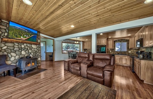 Pioneer Trail House | Beautiful mountain meadow setting! AC, spa, skeeball, shuffleboard, foosball, +