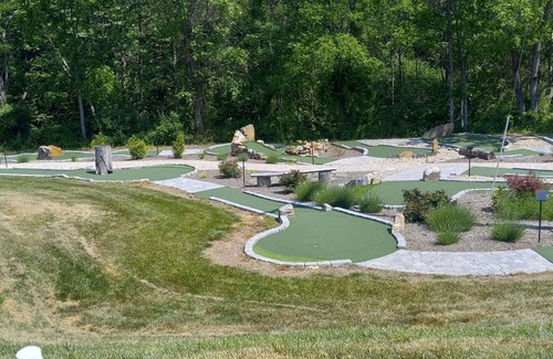 Mount Jackson Ski Chalet | Beautiful Mountain Chalet with views, ski, golf, lake and pro Mt. bike trails.