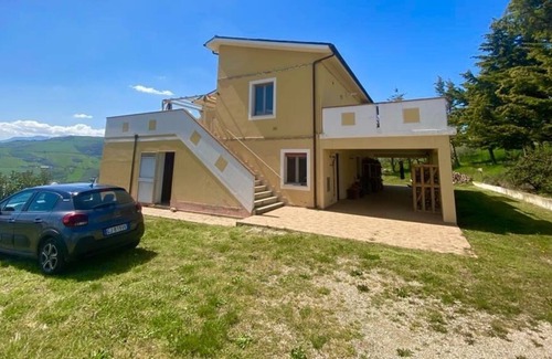 Castilenti House | Beautiful mountain view home in Castilenti