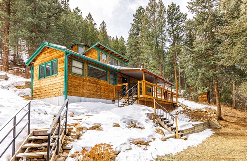 Jamestown Cabin | Beautiful Mountain Retreat only 15 minutes from Boulder CO