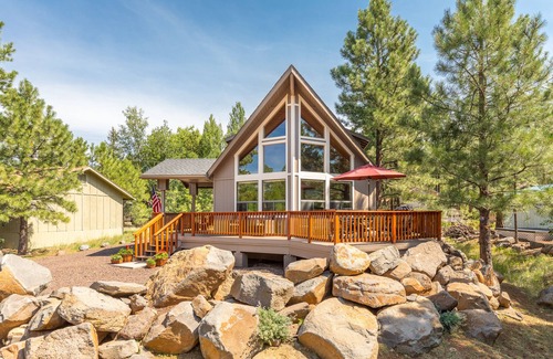 Munds Park Cabin | Beautiful Mountain Retreat nestled in the scenic Ponderosa Pines of Munds Park