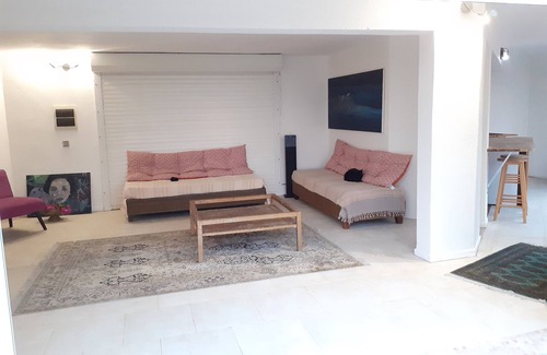 Bellevue Apartment | Beautiful mountain-top apartment with pool and sea view