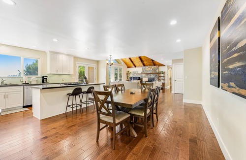 Sebastopol House | Beautiful mountain-view home with a private pool, pool spa, grill