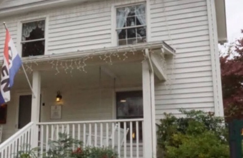 Roseland Apartment | Beautiful Mountain View’s near Wintergreen breweries wineries Dog friendly