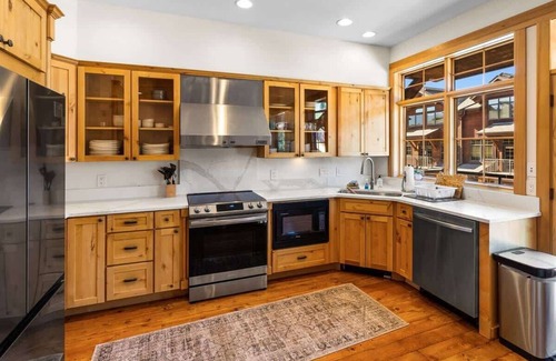 Big Sky Meadow Village House | Beautiful Mountian-View Townhome with Pool and Private Hot Tub