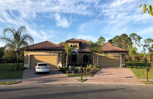 Naples Villa | BEAUTIFUL NAPLES HOME IN GATED COMMUNITY