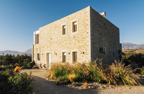 Kamilari House | Beautiful natural stone vacation home in the south of Crete (Kamilari) - sea view!