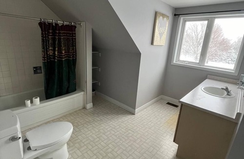 Caledon House | Beautiful nature themed house. (10 minutes from Orangeville downtown)