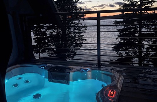 Telegraph Cove House | Beautiful new 3 bedroom house with stunning ocean views! A short walk to marina.