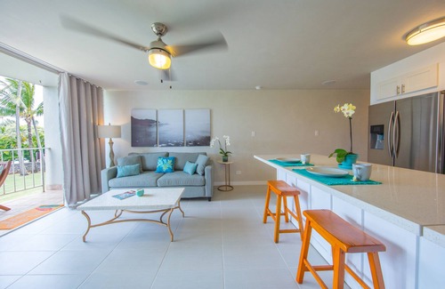 Kuau Condo | BEAUTIFUL NEW Beach-chic condo with AC 1 mile from Paia & Steps to Mama's Beach