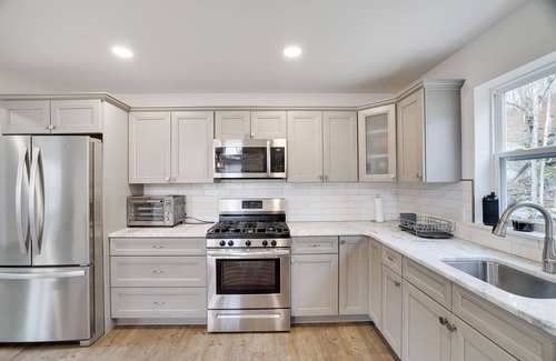 Rowland House | Beautiful New Construction home ready for summer in Masthope!