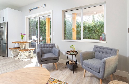 Sooke House | Beautiful new home, short stroll to the ocean.