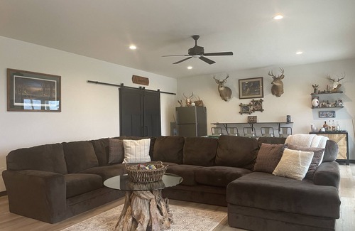 Black Wolf House | Beautiful new lake home in quiet neighborhood just minutes away from EAA!