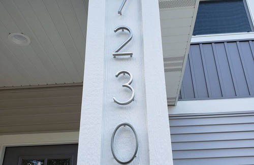 Miami Park House | Beautiful new Lake House Pets & Kids friendly with beach access!