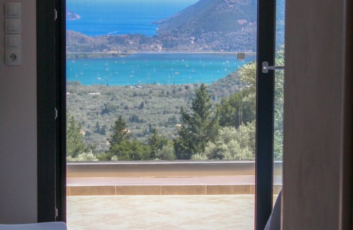 Nidri Villa | Beautiful new Luxury secluded Villa with big pool & sea view