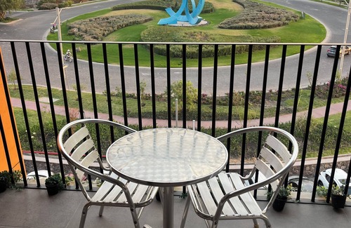 El Marques Apartment | Beautiful New Suite (2 Queen Beds) Extra Clean