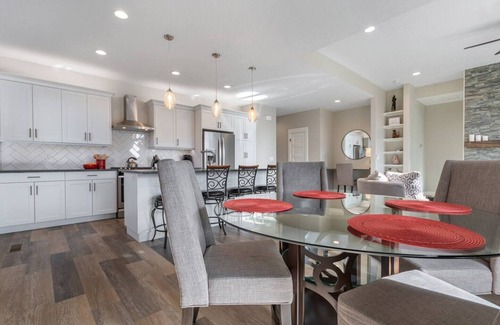 Boise Bench House | Beautiful new upscale Boise Bench home!
