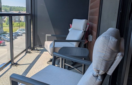 Fonthill Condo | Beautiful new2 bedroom condo very spacious,15 min from Niagara falls