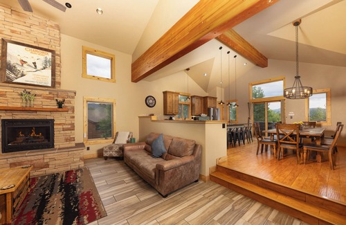 Wildernest House | Beautiful, Newer 5 Level Luxury Mountain Home - Grande Summit Lodge