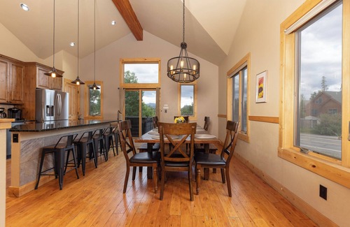 Wildernest House | Beautiful, Newer 5 Level Luxury Mountain Home - Grande Summit Lodge