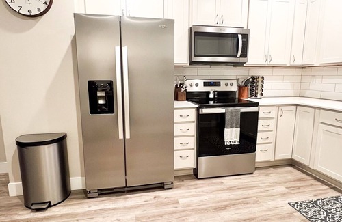 Brownstown House | Beautiful, newly built 4 bedroom with garage