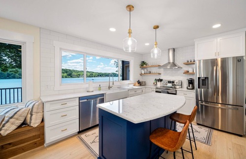 Cassopolis House | Beautiful Newly Renovated (2021) Lakefront Home Near Notre Dame