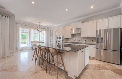Katy House | Beautiful oasis in the heart of Katy! Sit poolside or enjoy lakefront access.