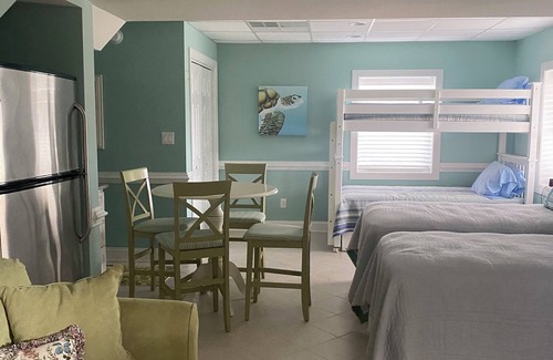 Pine Knoll Shores House | Beautiful Oceanfront Beach house