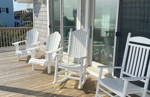 Pine Knoll Shores House | Beautiful Oceanfront Beach house
