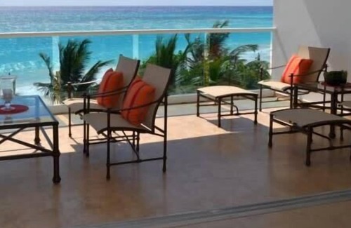 Maxwell House | Beautiful Ocean front Property
