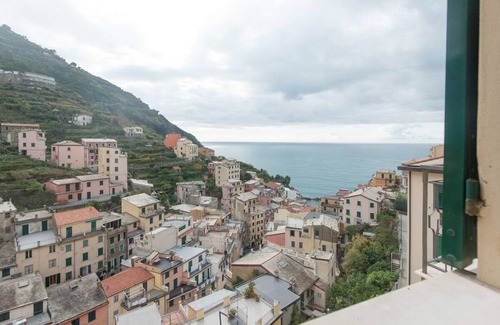 Riomaggiore Apartment | Beautiful Ocean View Penthouse with Private Terrace