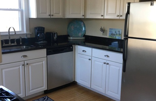 York Harbor Cottage | Beautiful ocean views & walking distance to the beach.