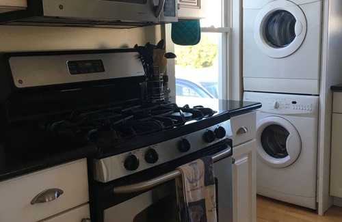 York Harbor Cottage | Beautiful ocean views & walking distance to the beach.