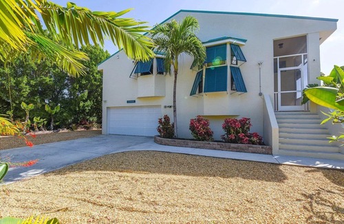 Summerland Key Villa | Beautiful Oceanfront Villa with Pool and near Key West, Florida