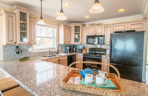 Carolina Dunes House | Beautiful oceanfront home to spot dolphins and see crashing waves