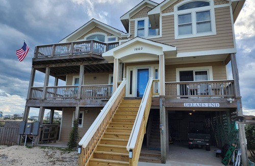 Corolla House | Beautiful Oceanfront Views! 4x4 beaches ^Wild Horses^ 2026 calendar open! Hurry!