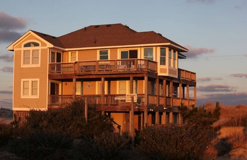 Corolla House | Beautiful Oceanfront Views! 4x4 beaches ^Wild Horses^ 2026 calendar open! Hurry!