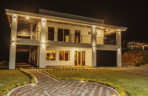 Popoyo House | Beautiful ocen view property with pool and jacuzzy