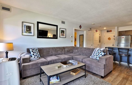 Ludlow Condo | Beautiful Okemo Mountain Lodge Condo at Clocktower Base - Ski In/Ski Out