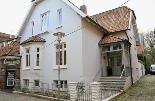 Center Apartment | Beautiful old apartment with city view in the heart of Aurich's pedestrian zone