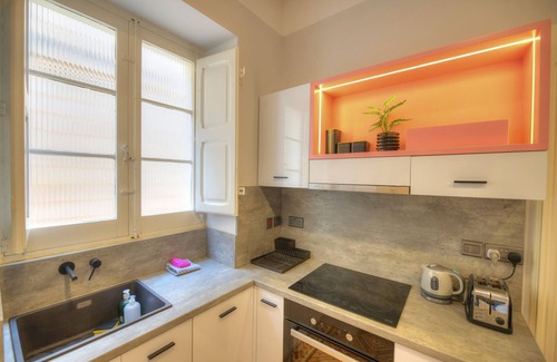Valletta Apartment | Beautiful one bedroom seafront apartment VPAL1-1
