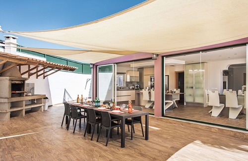 Tunes Villa | Beautiful private villa for 12 guests with private pool, A/C, WIFI, TV, patio and panoramic view
