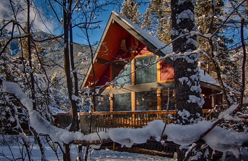 East Kootenay Ski Chalet | Beautiful Panorama 4 Bedroom Chalet excellent ski access