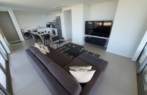 Hillhead Apartment | Beautiful Panoramic Views