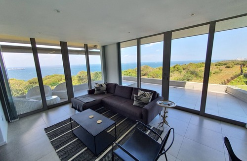 Hillhead Apartment | Beautiful Panoramic Views