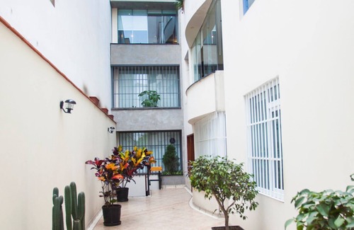 Santiago de Surco Apartment | Beautiful penthouse in front of the park in the best area.