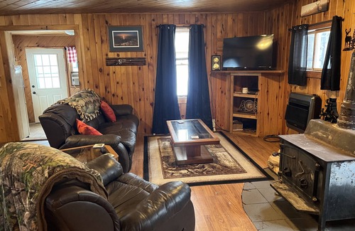 Northland Cabin | Beautiful, Peaceful cabin off trail 33, on 292 acres.