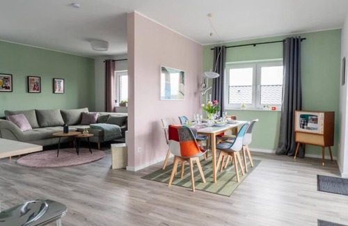 Huede Apartment | Beautiful penthouse Dümmer See - Lembruch Quiet, spacious and with a view of nature